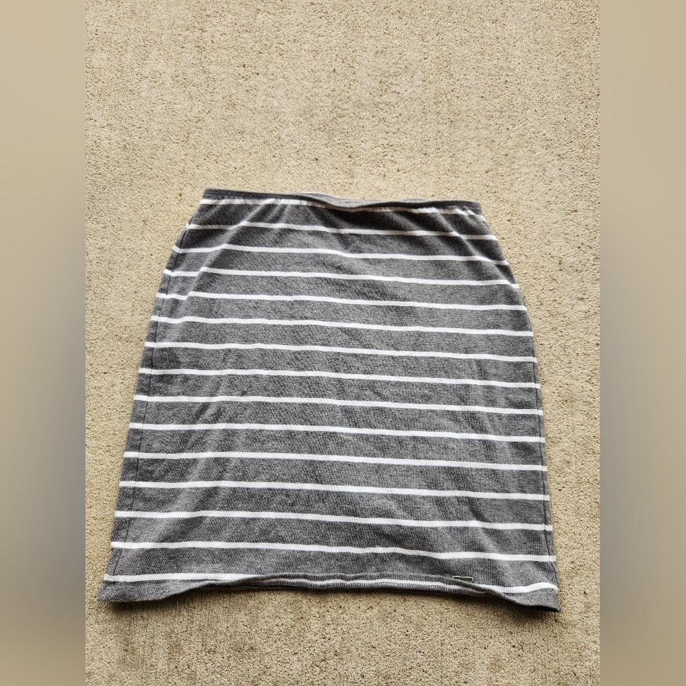 Hollister skirt size small